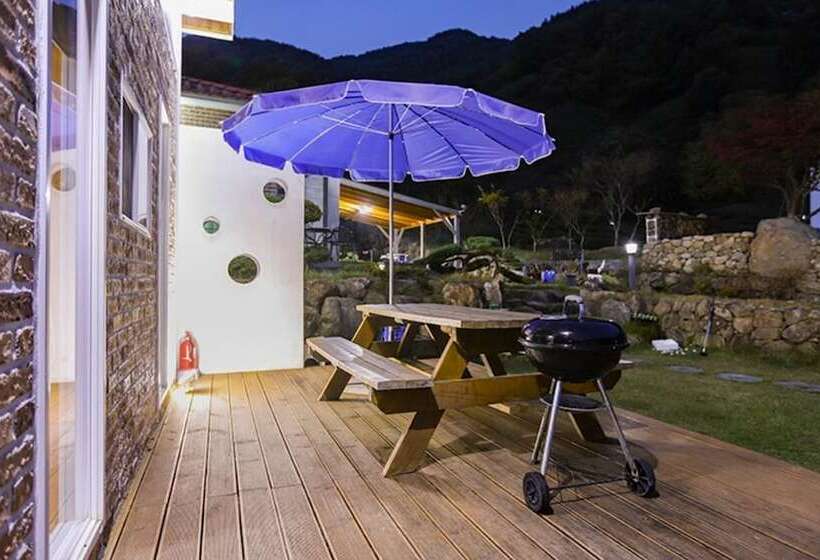 هتل Hadong Jiri Mountain Saesori Pension