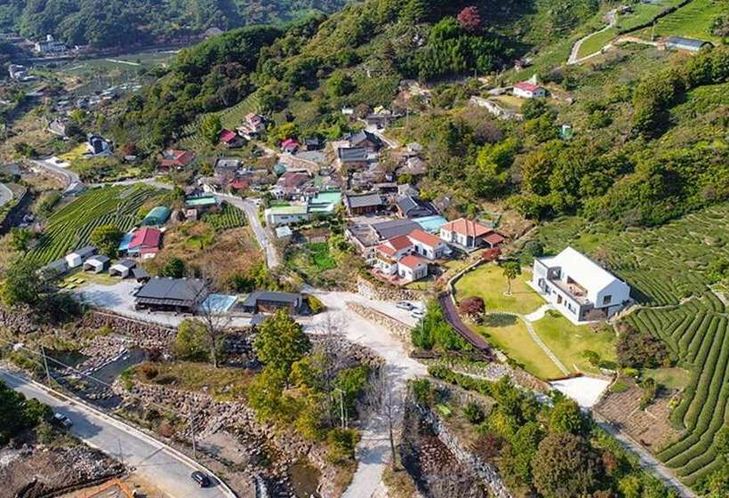 هتل Hadong Jiri Mountain Saesori Pension