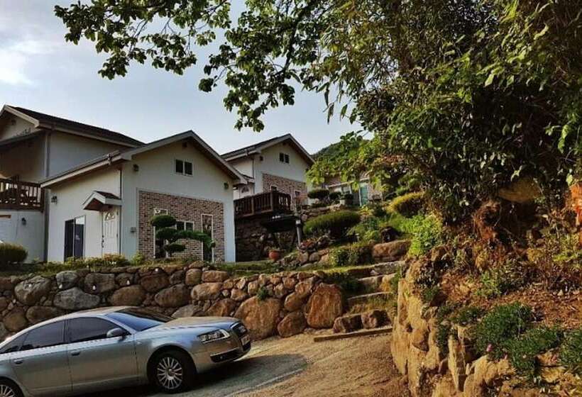هتل Hadong Jiri Mountain Saesori Pension