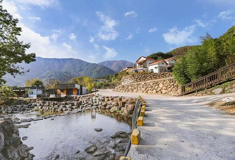 هتل Hadong Jiri Mountain Saesori Pension