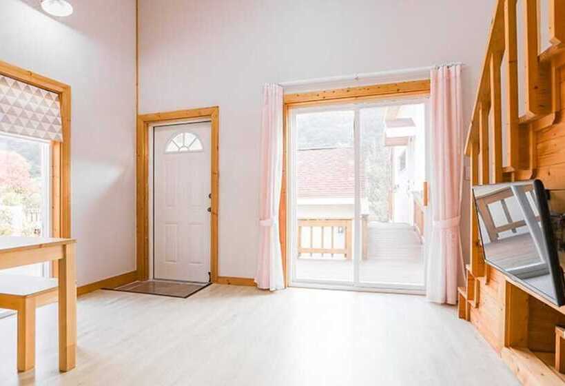 هتل Hadong Jiri Mountain Saesori Pension