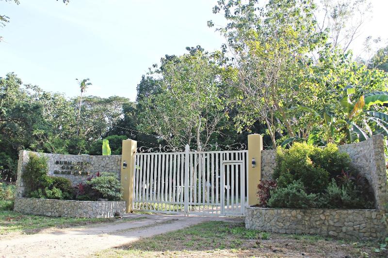 酒店 Submarine Garden Beach Resort