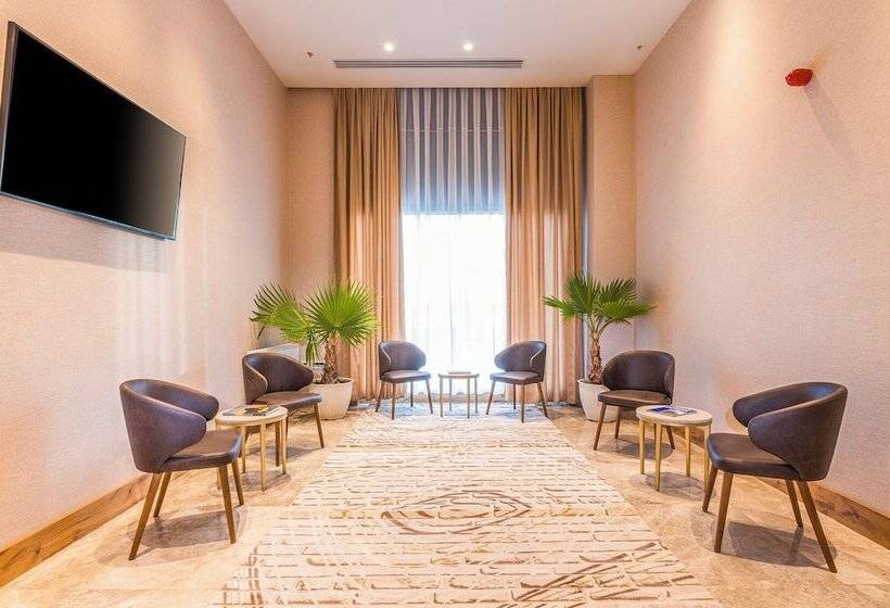 בית מלון כפרי Hilton Garden Inn Samarkand Sogd