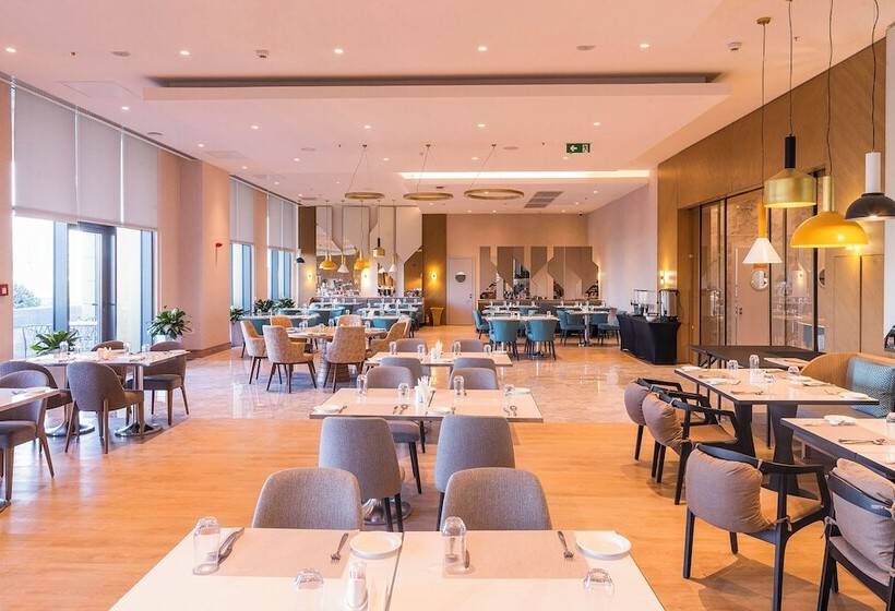 בית מלון כפרי Hilton Garden Inn Samarkand Sogd