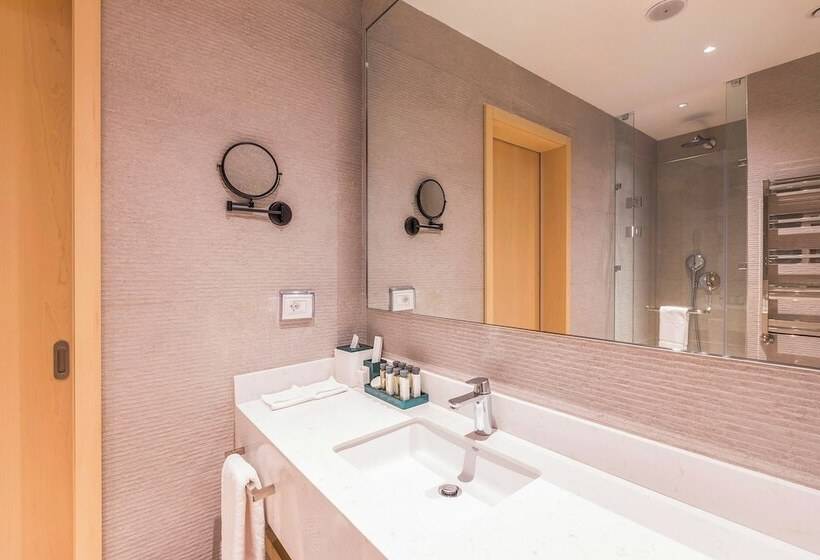 בית מלון כפרי Hilton Garden Inn Samarkand Sogd