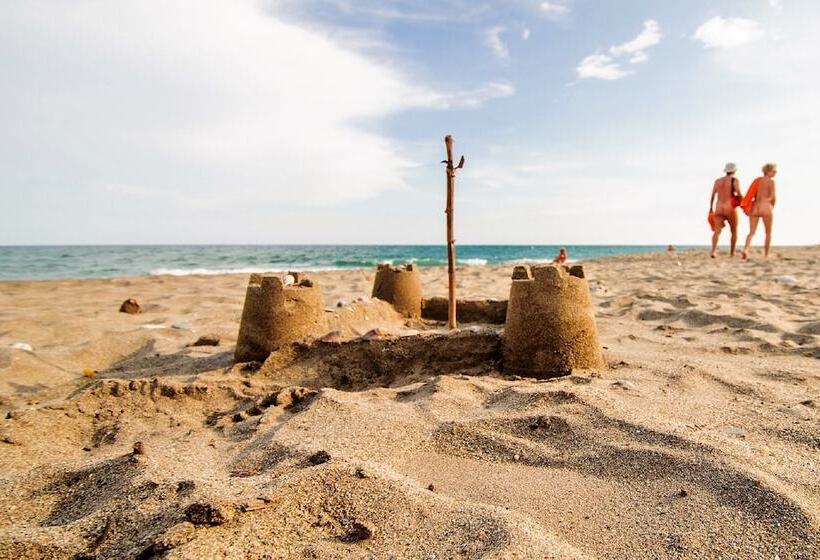 Apartamentos Natura World