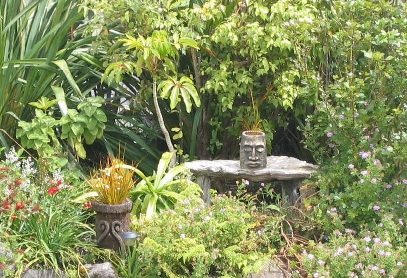مبيت وإفطار Moanarua Beach Cottage