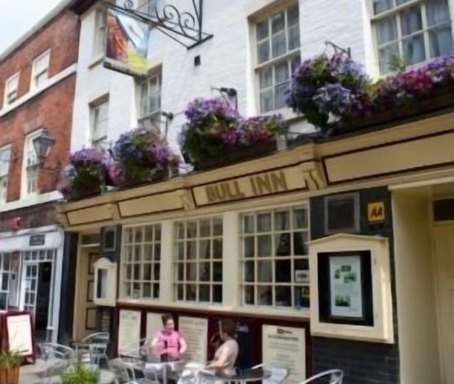 تختخواب و صبحانه The Bull Inn