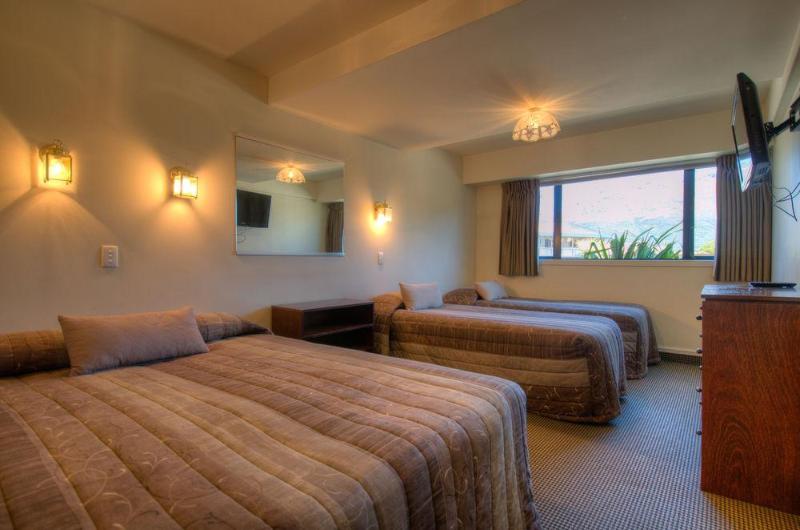 Four Seasons Motel