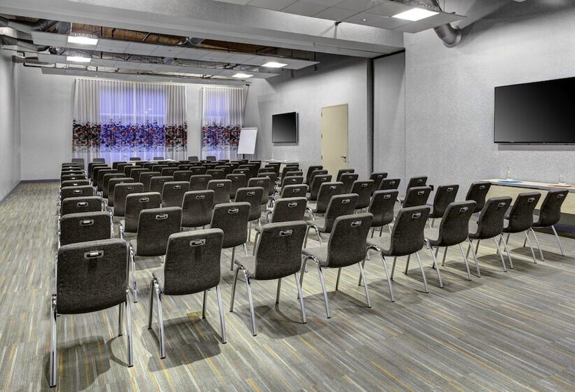 هتل Aloft Raleighdurham Airport Brier Creek