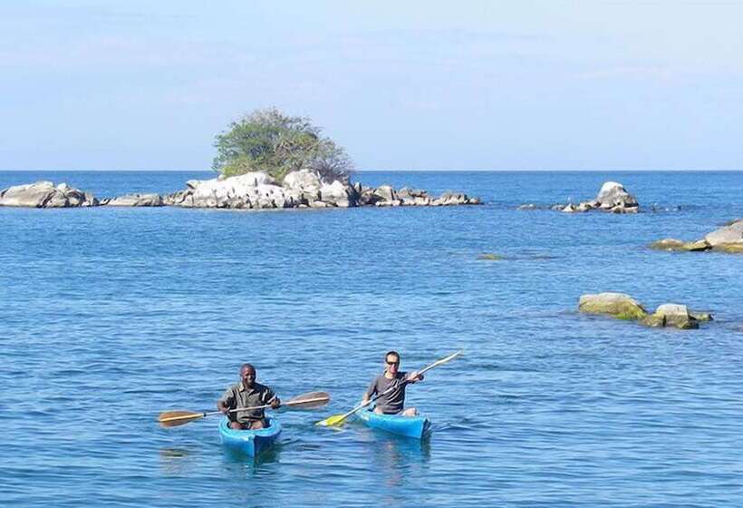 هتل Blue Zebra Island Lodge