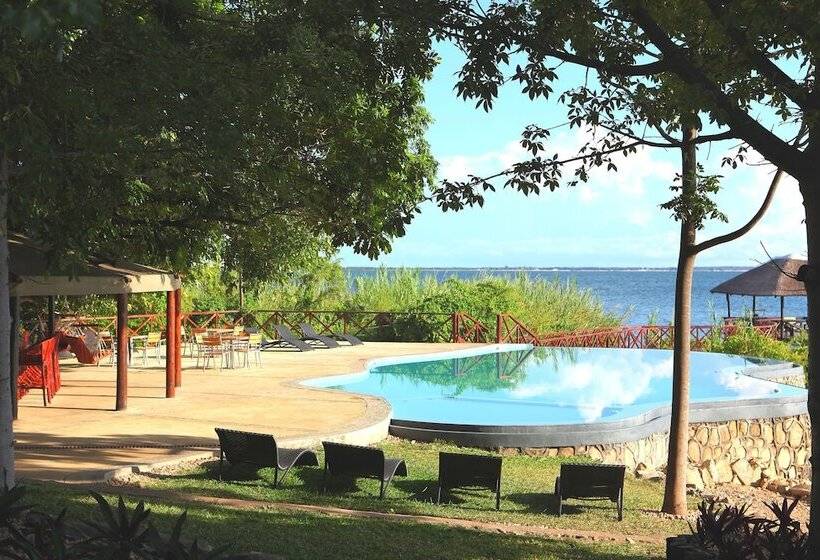 هتل Blue Zebra Island Lodge