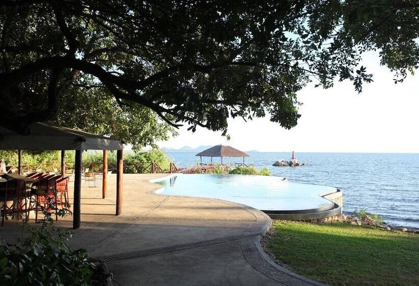 هتل Blue Zebra Island Lodge