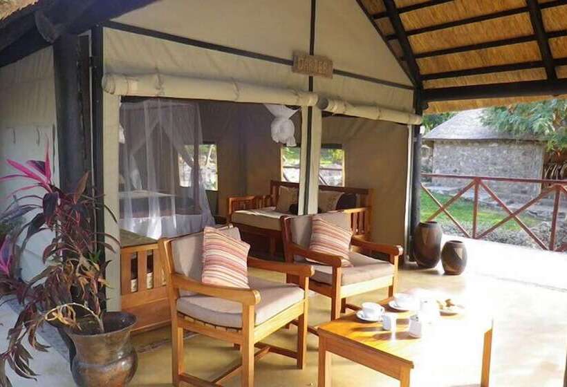 هتل Blue Zebra Island Lodge
