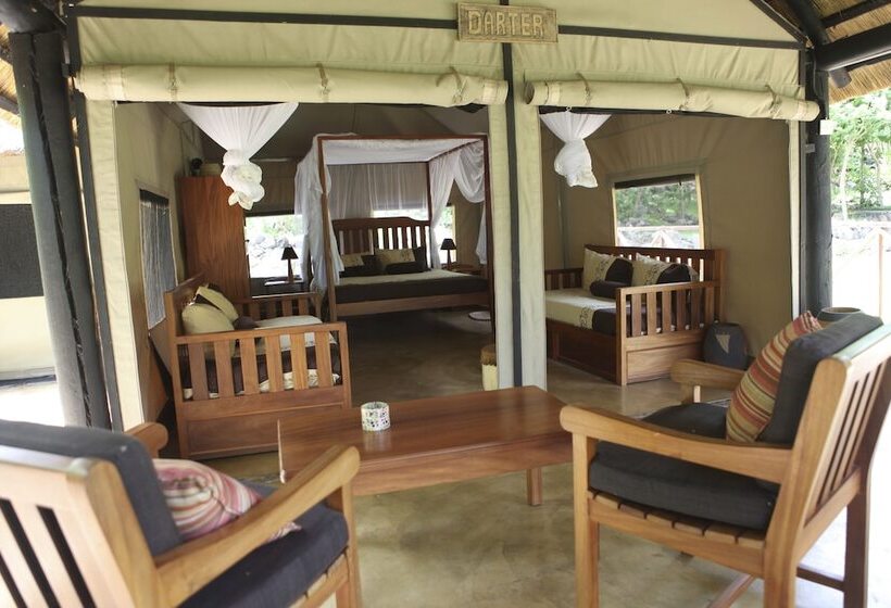 هتل Blue Zebra Island Lodge