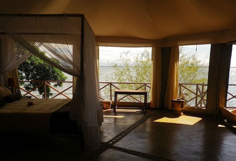 هتل Blue Zebra Island Lodge