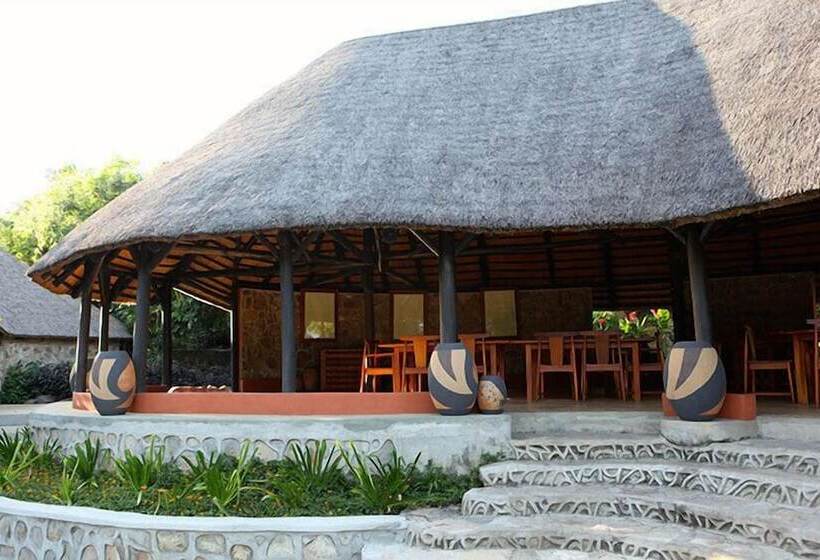 هتل Blue Zebra Island Lodge