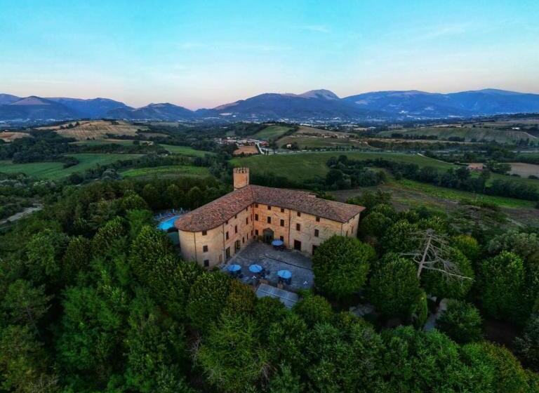 هتل Castello Di Baccaresca