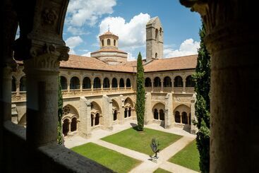 هتل Castilla Termal Monasterio De Valbuena