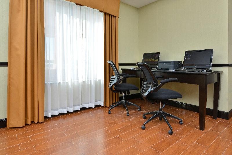 فندق Holiday Inn Express Alva, An Ihg