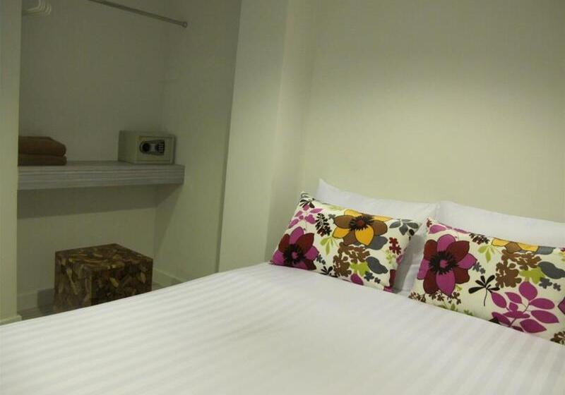 هتل Nantra Pattaya Baan Ampoe Beach