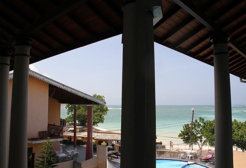 هتل Neptune Bay