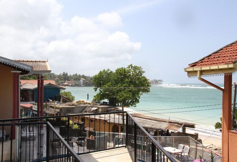 هتل Neptune Bay