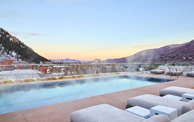 هتل Residences At The Little Nell