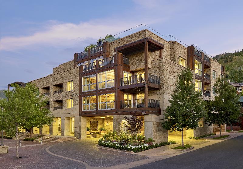 هتل Residences At The Little Nell
