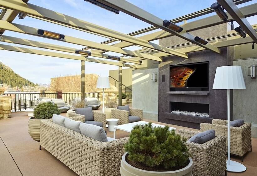هتل Residences At The Little Nell