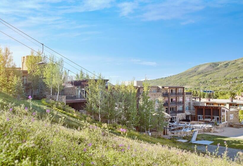هتل Residences At The Little Nell