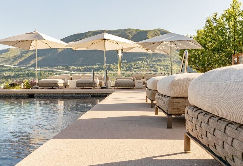 هتل Residences At The Little Nell