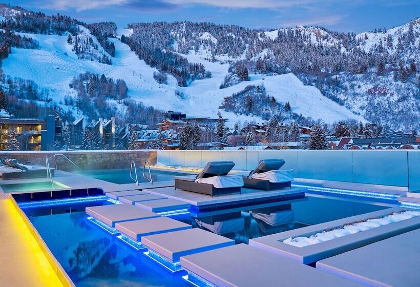 هتل Residences At The Little Nell