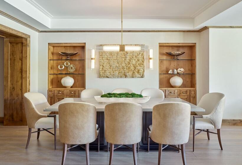 هتل Residences At The Little Nell