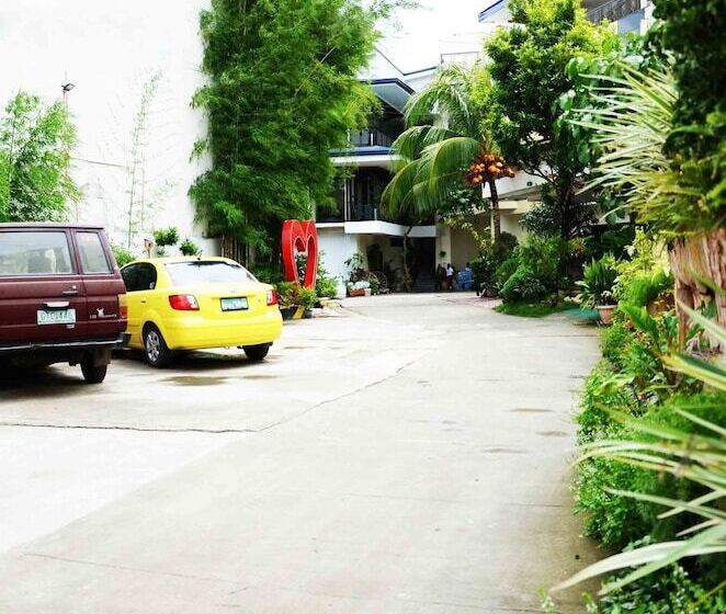 Hotel Reyna S The Haven And Gardens