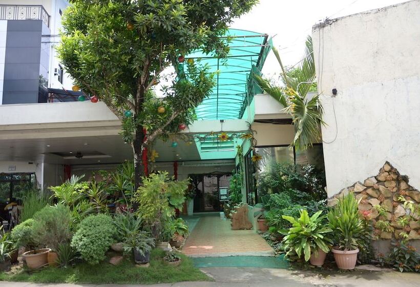 Hotel Reyna S The Haven And Gardens