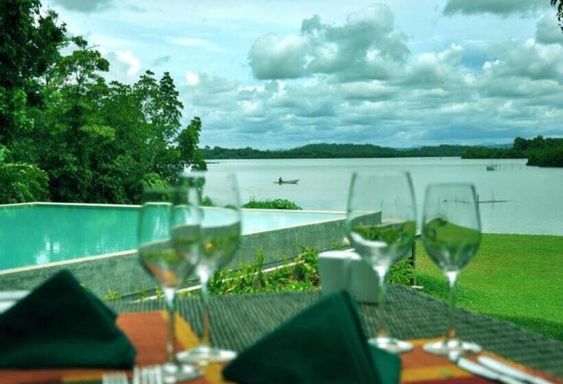 Отель Roman Lake Ayurveda Resort