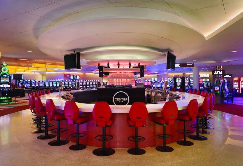 هتل Valley Forge Casino Resort