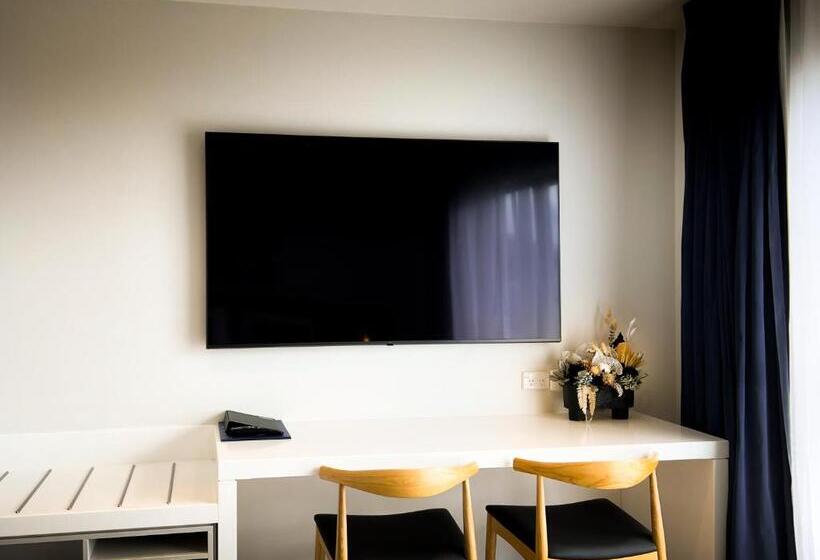 مُتل The Sails Nelson