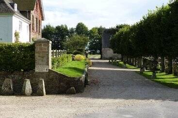 Overtown Manor Bed And Breakfast