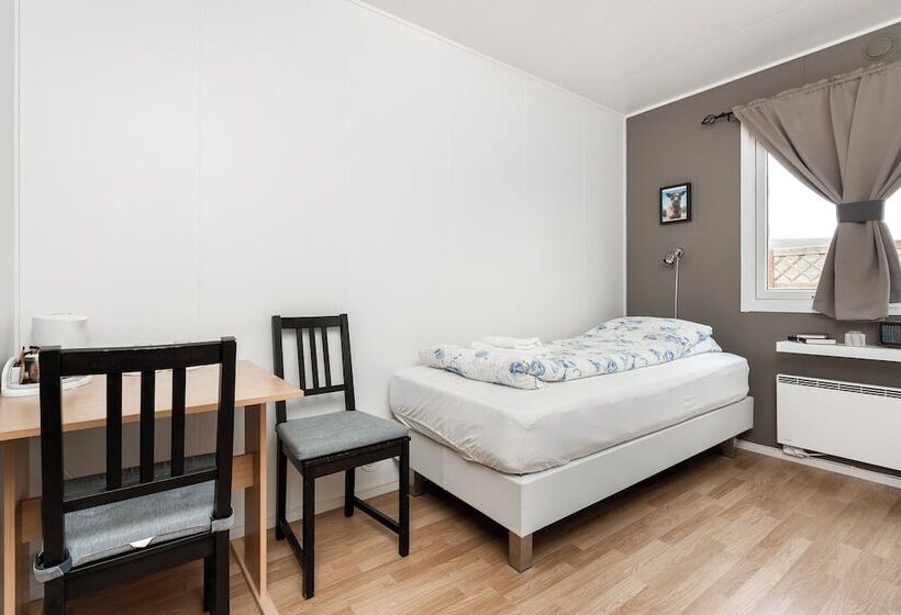 פנסיון Síreksstaðir