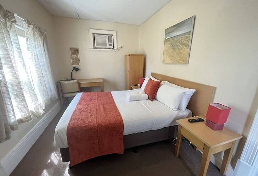 Princes Lodge Motel