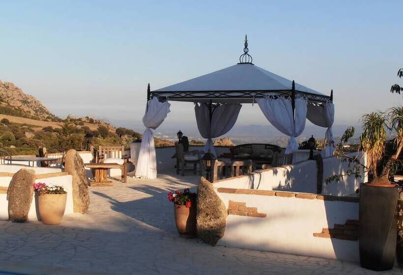 بنسيون Casa Alianda