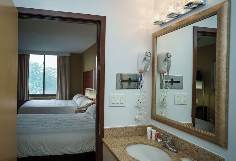 Sky Hotel Flushing/laguardia Airport
