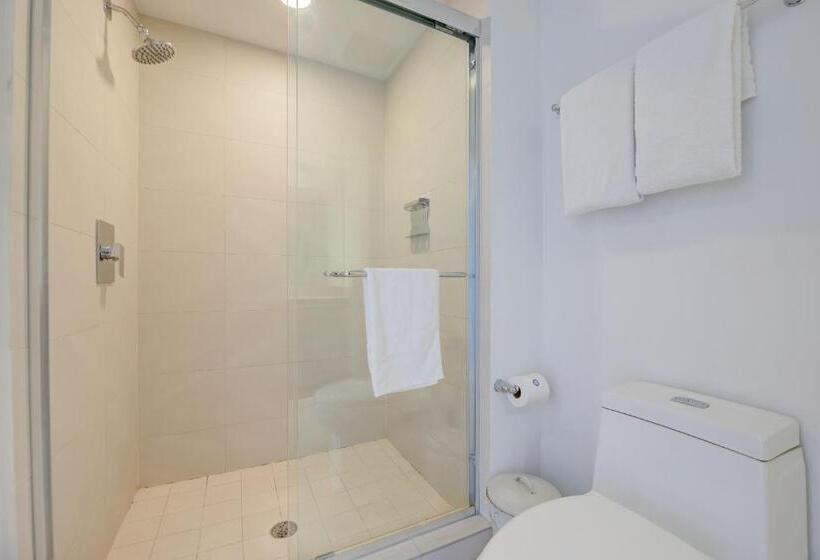 Upscale Comfort And Breathtaking Views At H Hollywood Residences By Zelloo
