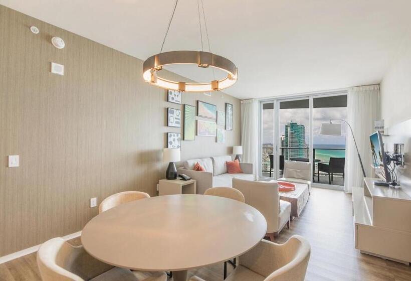 Upscale Comfort And Breathtaking Views At H Hollywood Residences By Zelloo