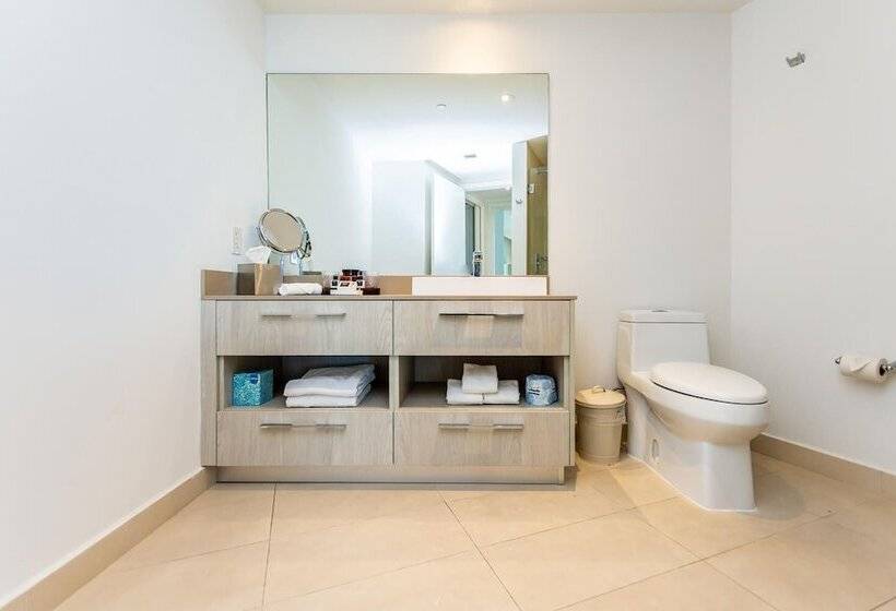 Upscale Comfort And Breathtaking Views At H Hollywood Residences By Zelloo
