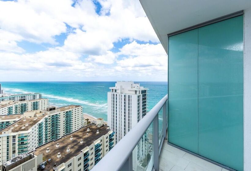 Upscale Comfort And Breathtaking Views At H Hollywood Residences By Zelloo