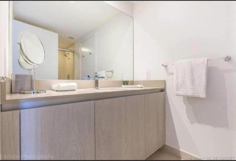 Upscale Comfort And Breathtaking Views At H Hollywood Residences By Zelloo