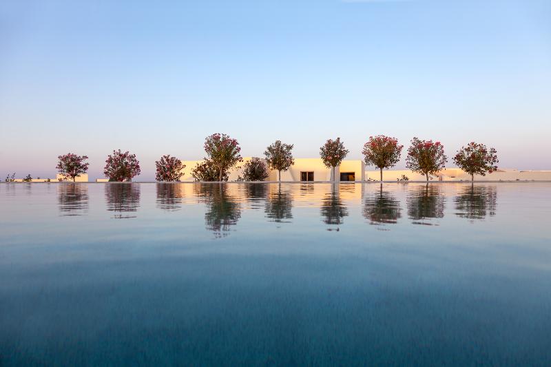 استراحتگاه Noūs Santorini